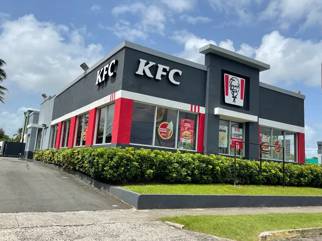 🍗🇵🇷 KFC Y OTRAS CADENAS ENFRENTAN RIESGO DE CIERRE DE LOCALES: MÁS DE 30 DEMANDAS Y SENTENCIAS DE DESAHUCIO CONTRA SU OPERADOR EN PUERTO RICO